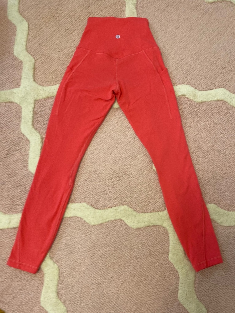 Hot pink lululemon leggings